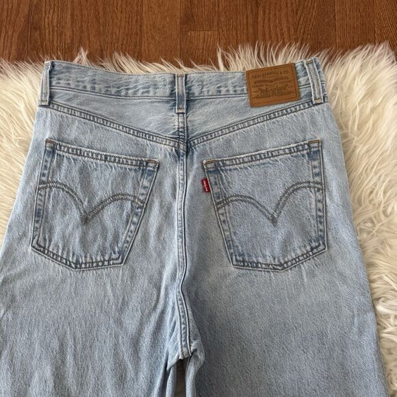 Levi’s Premium Ribcage Straight Jeans Women’s Size 30 Button-Fly Lightwash Denim - Picture 13 of 14